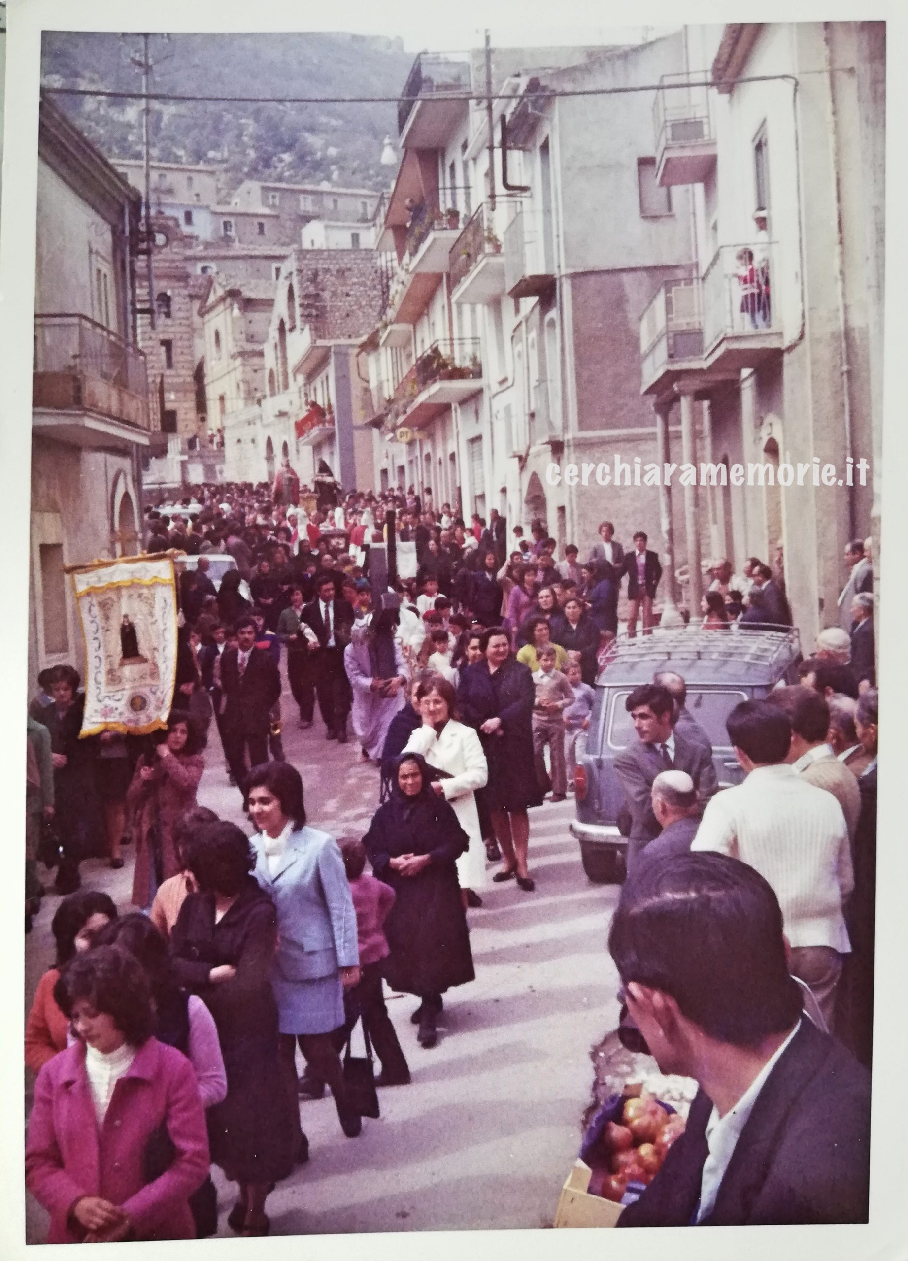 Processione in piazza